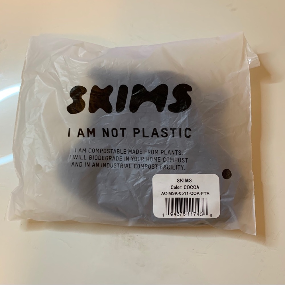 SKIMS FACE MASK